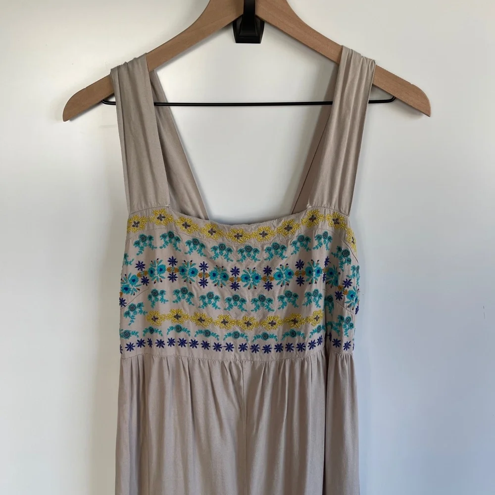 Natural Life hannah smocked floral embroidered romper Size‎ M